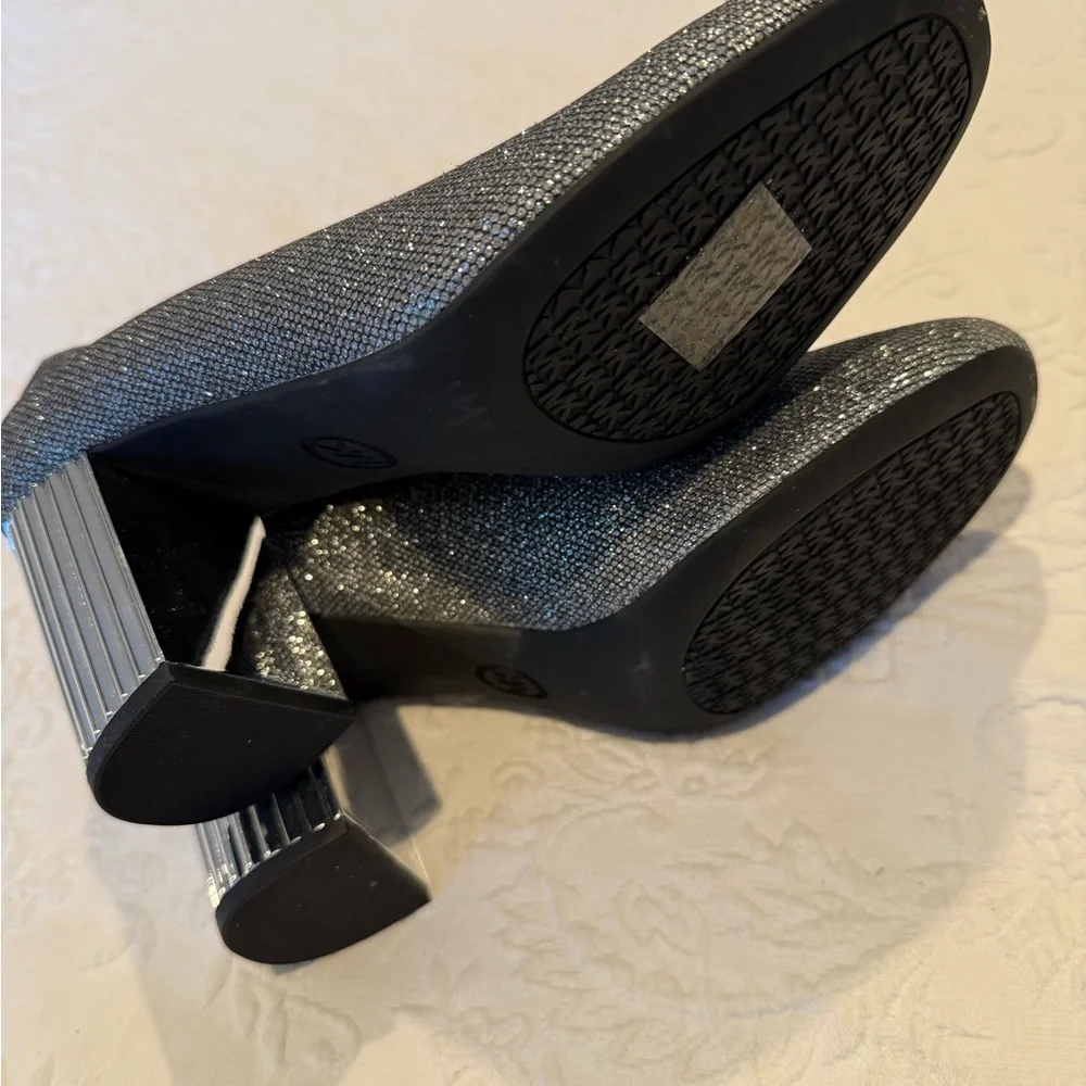 Michael Kors Porter Silver Block Heel Pumps size 8